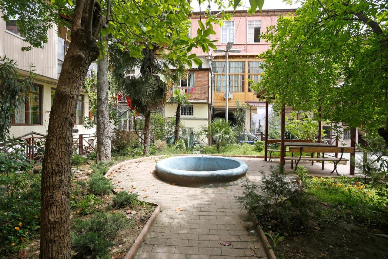 Old - Gold Gala Lägenhet Tbilisi Exteriör bild