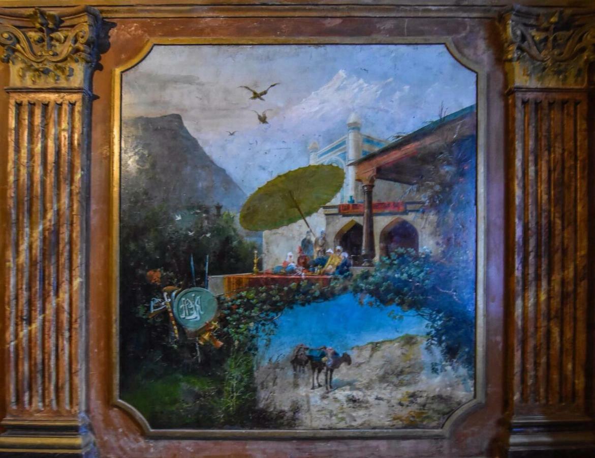 Old - Gold Gala Lägenhet Tbilisi Exteriör bild